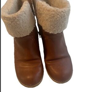 G.H. Bass & Co. Tan Ankle Boots with Soft Cream Cuff